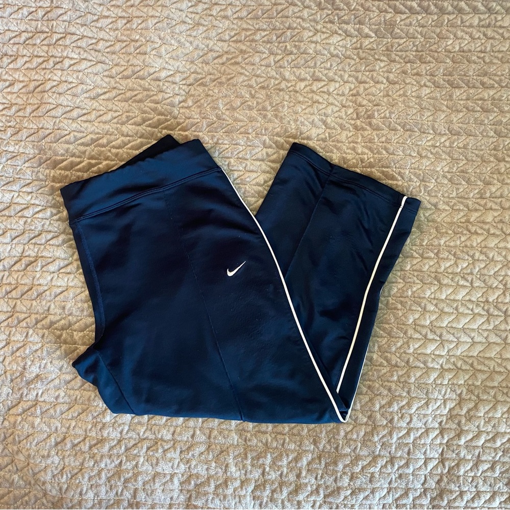Women’s Nike Cropped Leggings Sz L